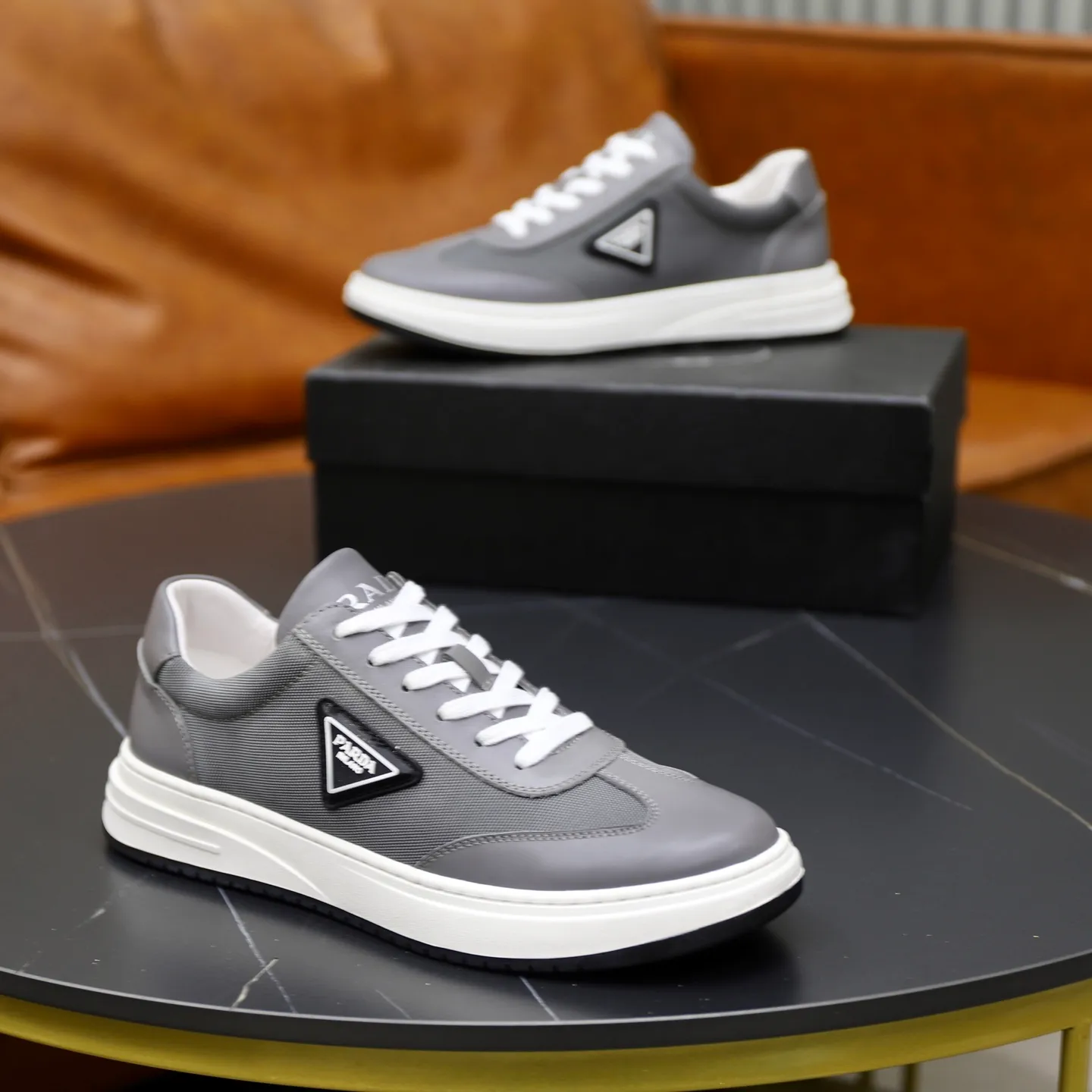 Ex-factory price: 420💰🙅‍♂️🙅‍♂️🙅‍♂️ Brand: PRADA Standard code: 38–44 (45 can be customized) Grade: Same as the official website Material: Original cowhide fabric Comfortable pigskin lining Lightweight wear-resistant outsole Style category: Men's fashionable casual shoes and boots Running sports shoes Distinguished luxury brand elements Top luxury Color: actual picture color